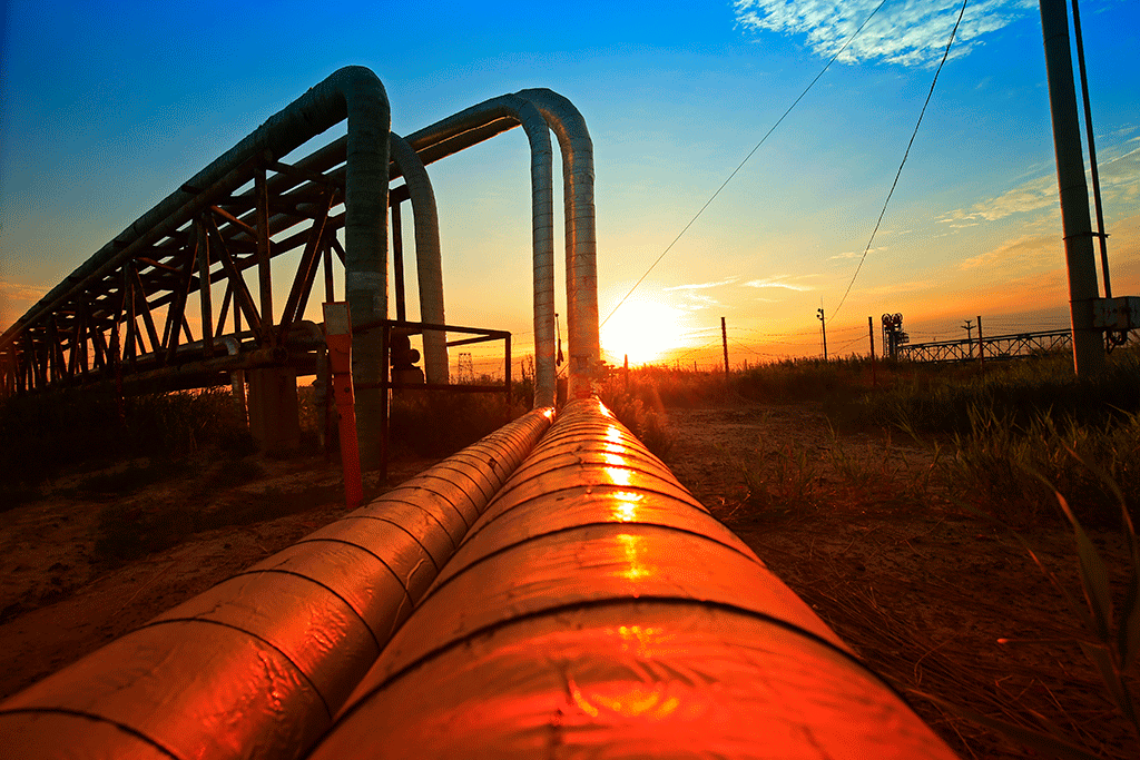 Oil-pipeline-the-oil-industry-equipment-1386104158_5184x3456